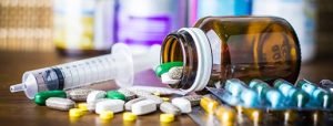 drug-recall-lawyers-prescription drug, pills and shringe